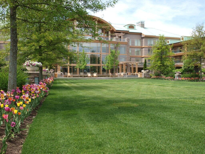 Exterior 3, The Lodge at Turning Stone Resort Casino, Oneida
