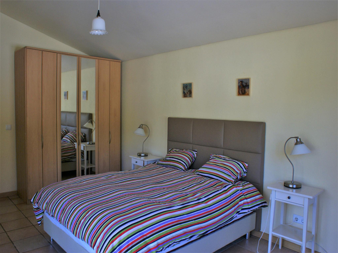 Bedroom 2, Holiday Home in Covas with Pool and Nature, Tábua