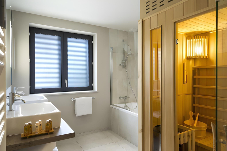 Bathroom 5, Heliopic Hotel & Spa, Haute-Savoie