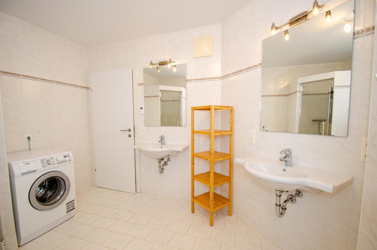 Room 2, Penthouse A Zell am See With Lake View, Zell am See