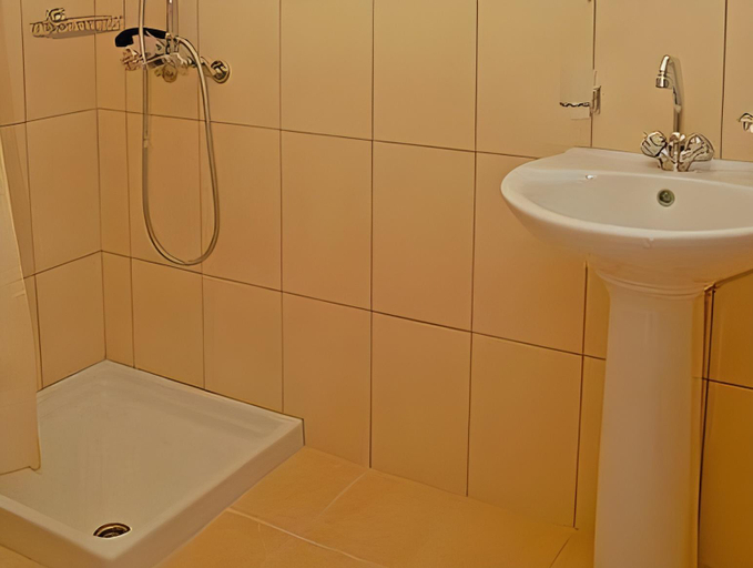 Bathroom 5, Macedonia, Ionian Islands