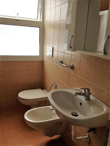 Bathroom 4, Hotel Madrid, Rimini