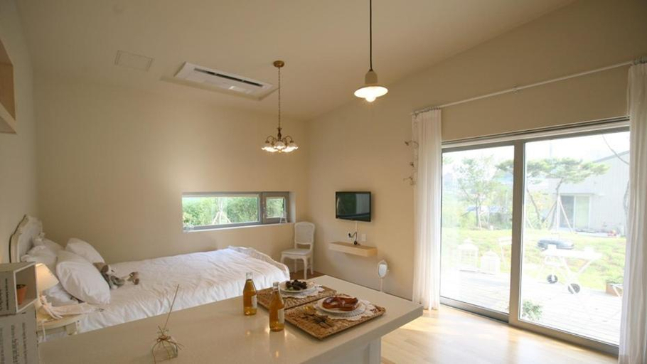 Others 4, Ensoy pension, Jung