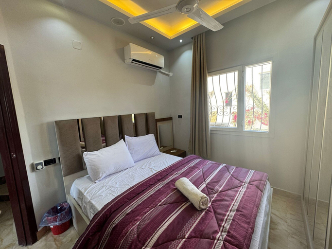 Room 4, 129 2BR Townhouse 2 Bath TV Backyard, Sheikh Zayed
