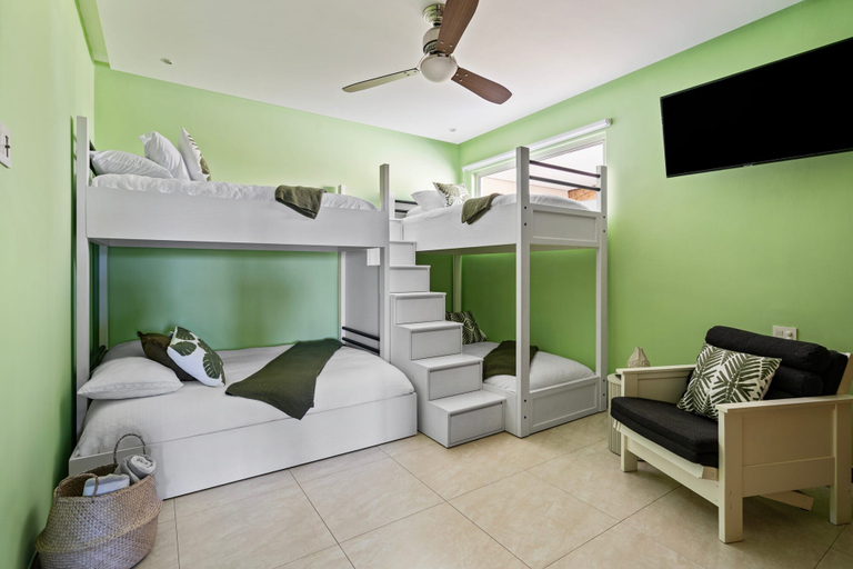 Room 2, Gorgeous Condo With Pool and Balcony, Puerto Vallarta