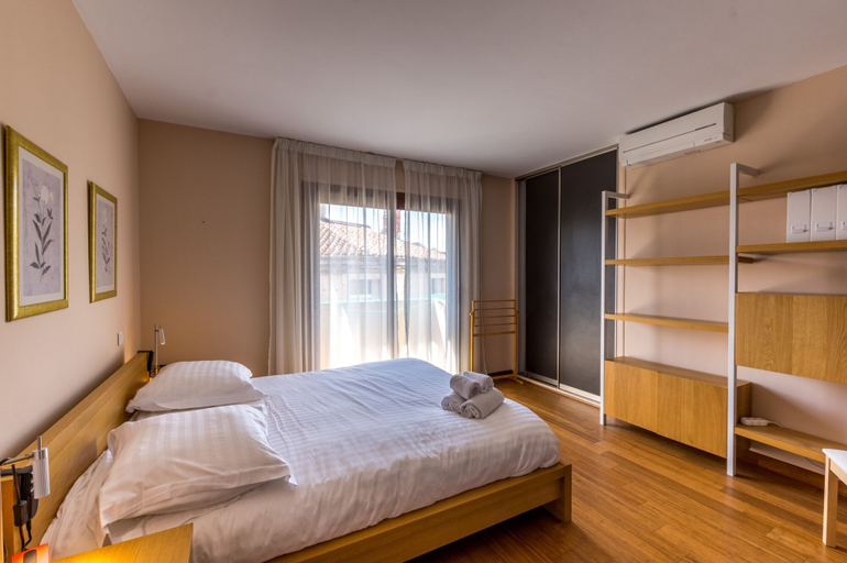 Room 5, Carr du roi - Premi re Conciergerie, Hérault
