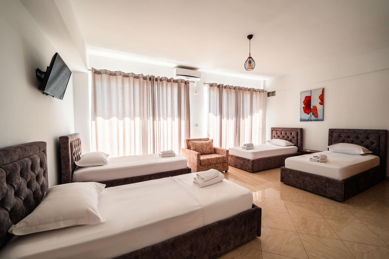 Bedroom 2, Alnes Hotel, Sarandës