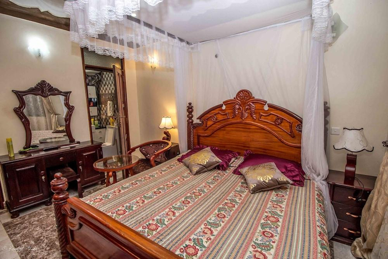 Others 4, Albert Suites, Entebbe