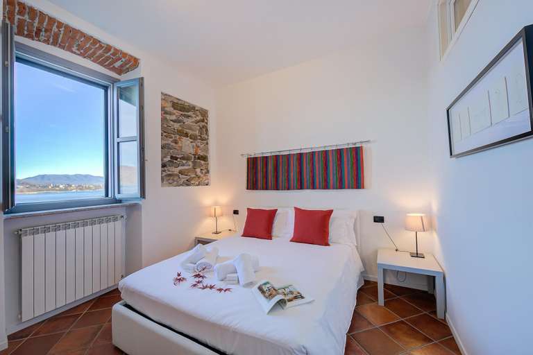 Room 4, Incanto Sul Lago Pied Dans L Eau, Novara
