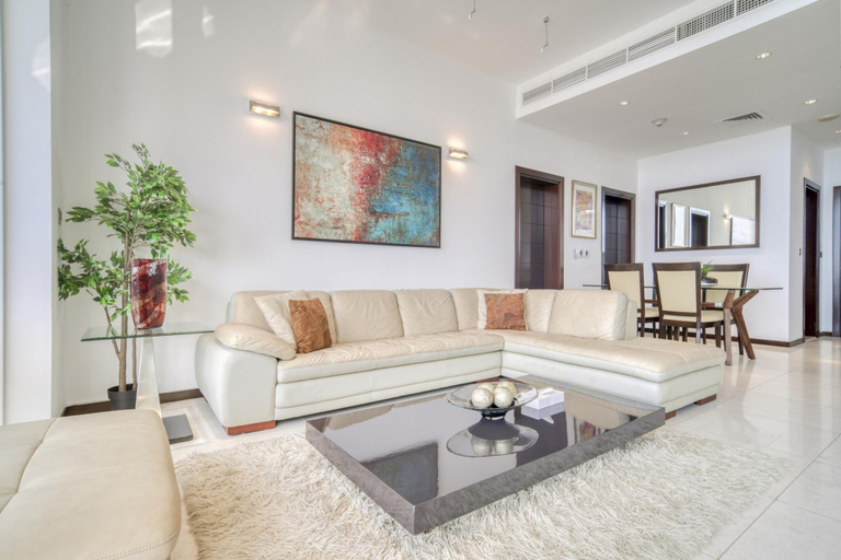 Room 5, Waterfront Sea View Apt w Wow Factor on The Palm, Dubai