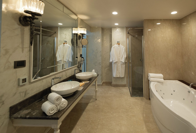 Bathroom 5, Ramada Plaza by Wyndham Mardin, Mardin