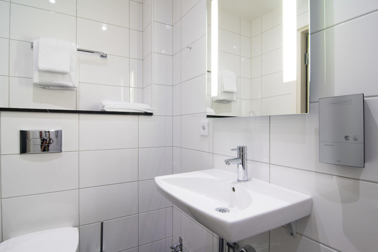 Bathroom 4, Hotel Bishops Arms Pitea, Piteå