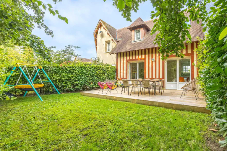 Exterior view 3, Charming house with garden in residence with pool, Calvados