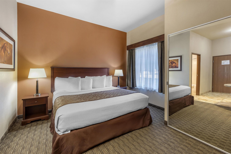 Bedroom 3, Best Western North Edge Inn, Ford
