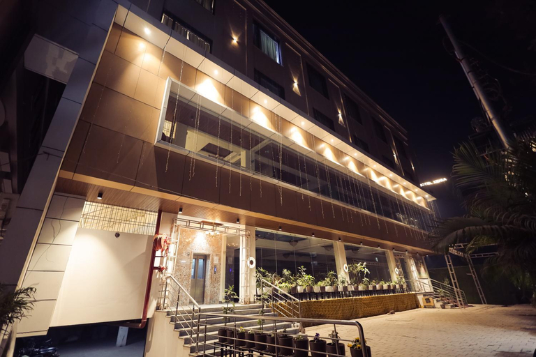 Exterior & Views 2, HOTEL VANSHI VAT, Varanasi