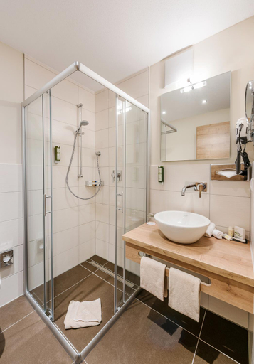 Bathroom, die Post Hotel mit Self Check-In, Unterallgäu