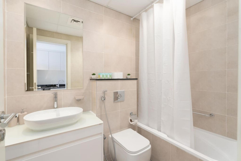 Room 5, Elegant Studio at Damac Hills Carson B, Dubai