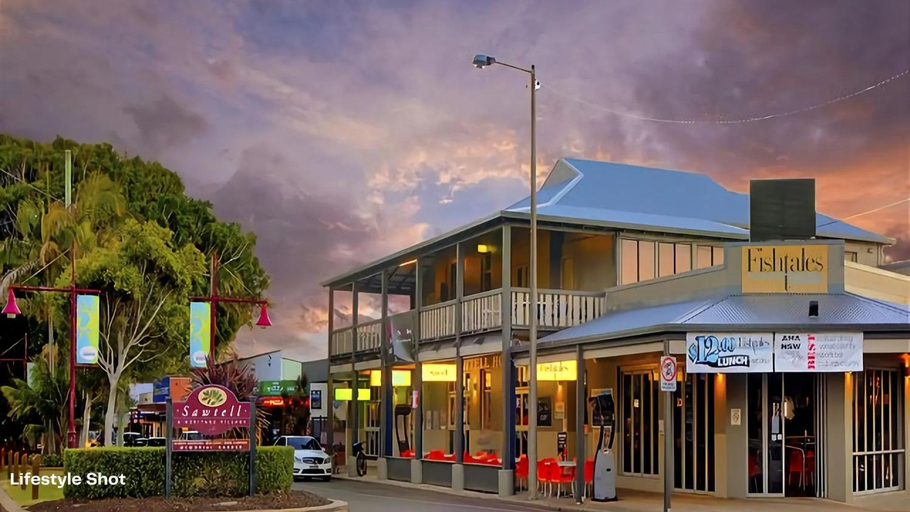 Others 4, Coasters 22 - steps away from downtown Sawtell, Coffs Harbour - Pt A