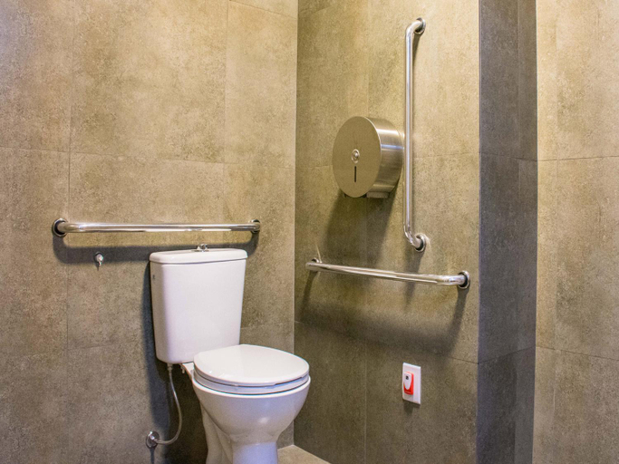 Bathroom 5, Hotel Ilusion, Natal