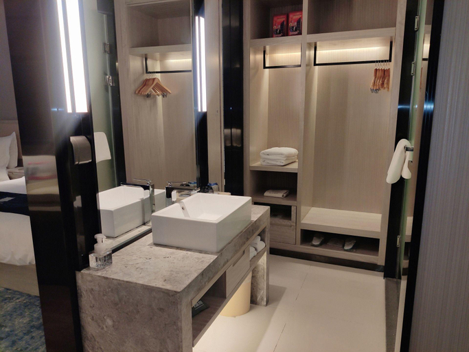 Bathroom 3, ECHARM, Shenyang