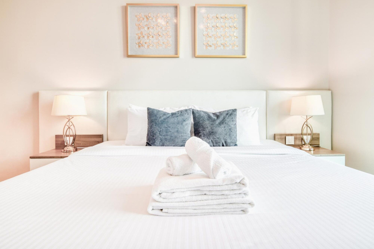 Room 5, Ritzy Address JBR Apt w Scenic Balcony View, Dubai