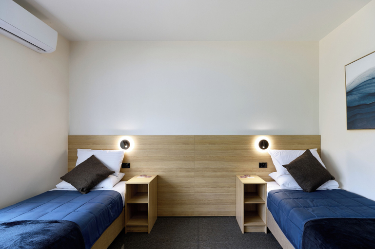 Bedroom 2, Inala Hotel, Inala