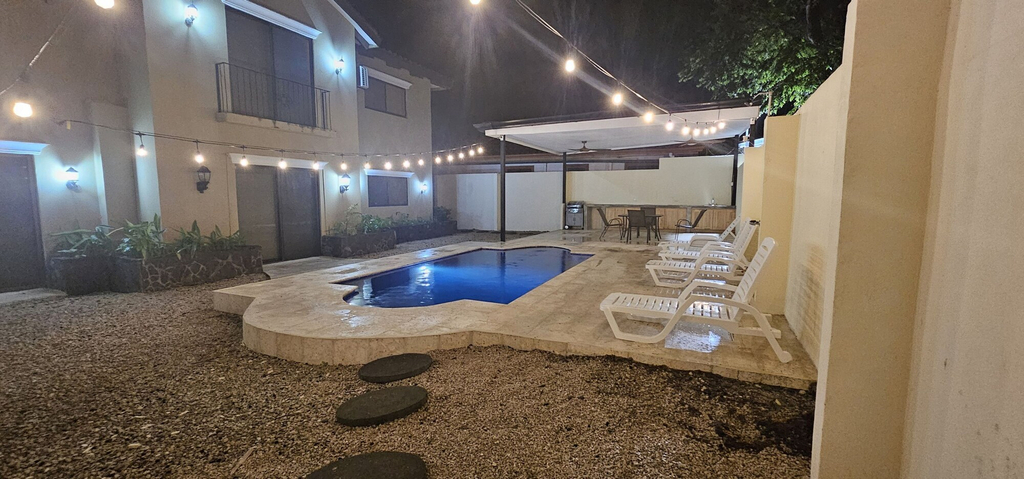 Room 3, Freshly Updated 3BR With Pool Walk to the Beach Casa Luz de Luna, Santa Cruz