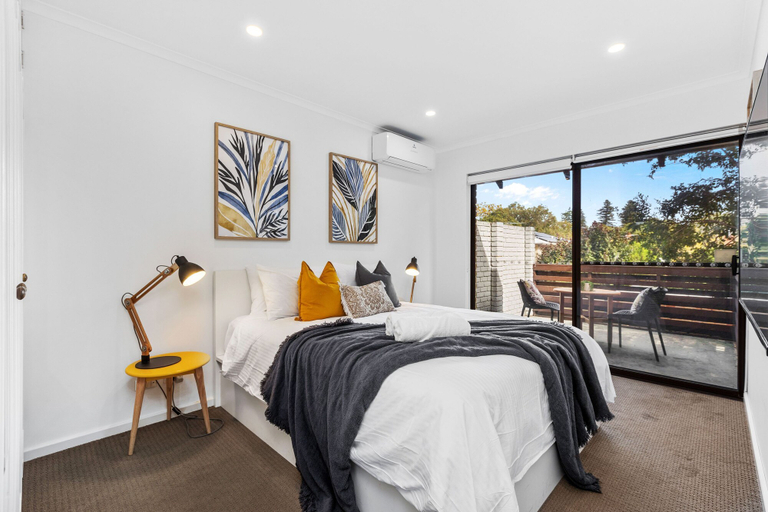Room 2, 3bdr Urban Family Retreat - Subiaco, Perth
