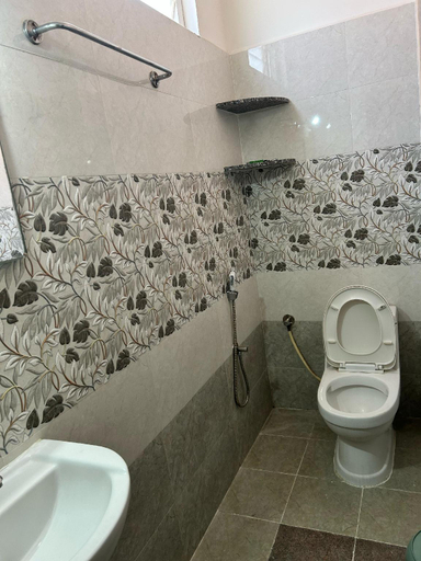 Bathroom 4, Grand view hotel, Bangalore