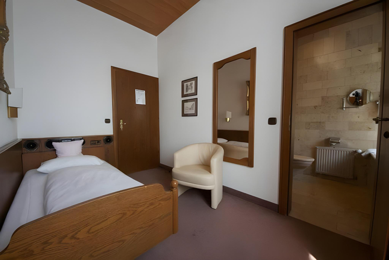 Bedroom 3, AAAA Hotelwelt KUBLER, Karlsruhe