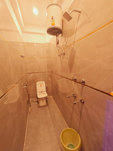 Bathroom 2, Krishna Guest House, Faizabad
