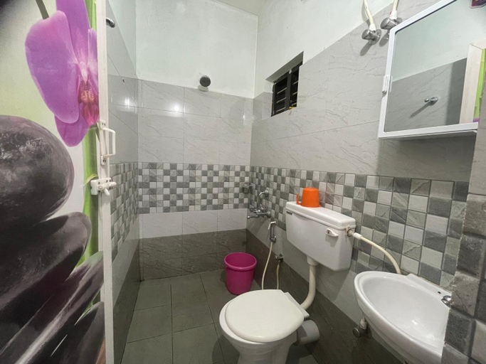 Bathroom, Nilastay emirates, Thiruvananthapuram