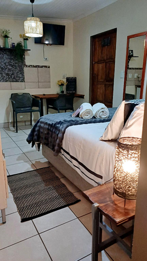 Others 5, Janeve Cottage , Ekurhuleni