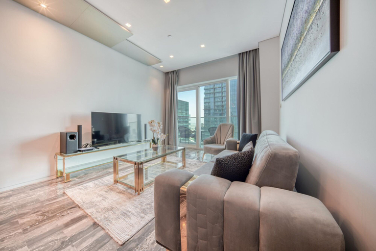 Room 5, High-end Luxe Apt w Marina Views, Dubai