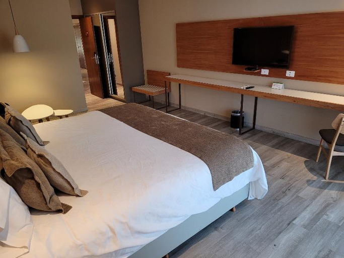 Bedroom 3, HOTEL TERMAS VICTORIA Wellness Spa, Victoria