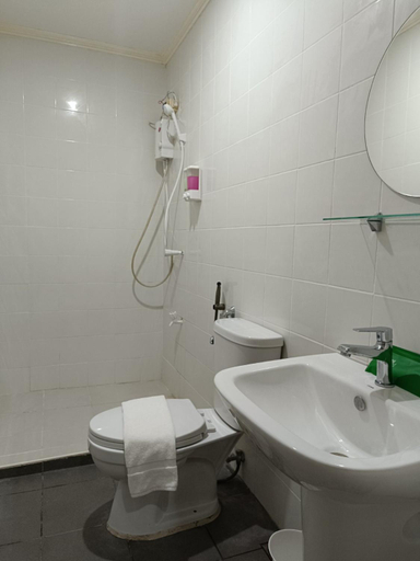 Bathroom, Northomes Pensione by HiveRooms, Bogo City