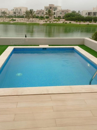 Room 2, Peaceful 2-bedroom Pool Escape, Taqah