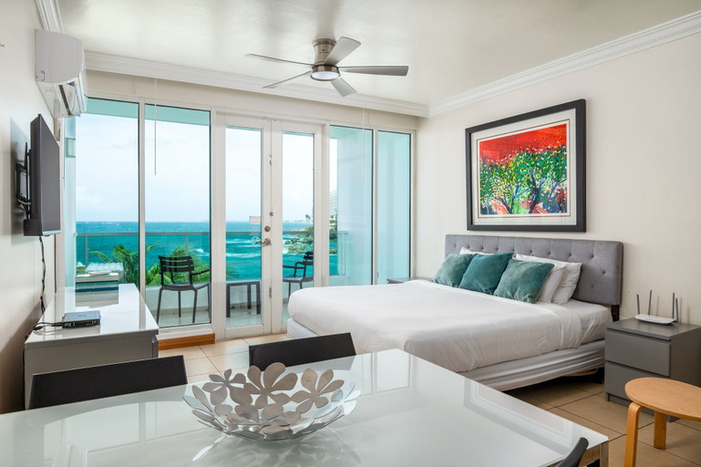 Room 4, Bay View Iconic Old San Juan Private Balcony
