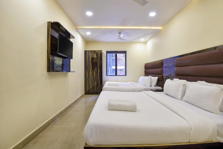 Others 4, deluxe hotel a/c room, Mumbai City