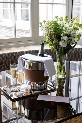 Others 5, HIGHSTAY - Luxury Serviced Apartments - Rue de Rivoli, Paris