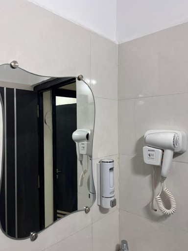 Bathroom 2, Urban Nest Fully Furnished 1 Bhk, Indore