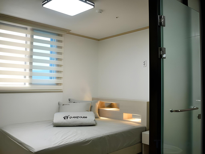 Bedroom 2, 24 Guesthouse Suncheon, Suncheon