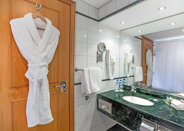 Bathroom 5, Crowne Plaza Dubai Apartments, Dubai