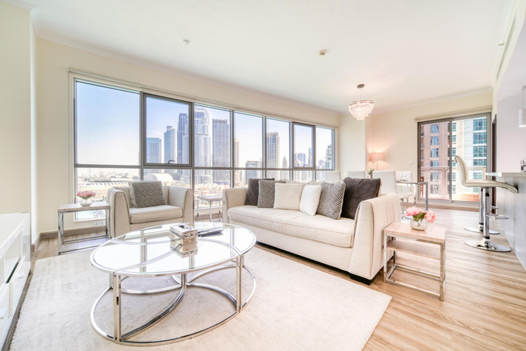 Room 5, Upscale 2BR w Burj Khalifa Fountain Views, Dubai