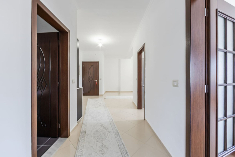 Room 2, Hometown Apartment 2 by PikHost, Gjirokastrës