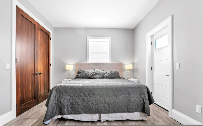 Room 4, Tranquil 2BR Triplex in the Heart of Shelburne, Dufferin