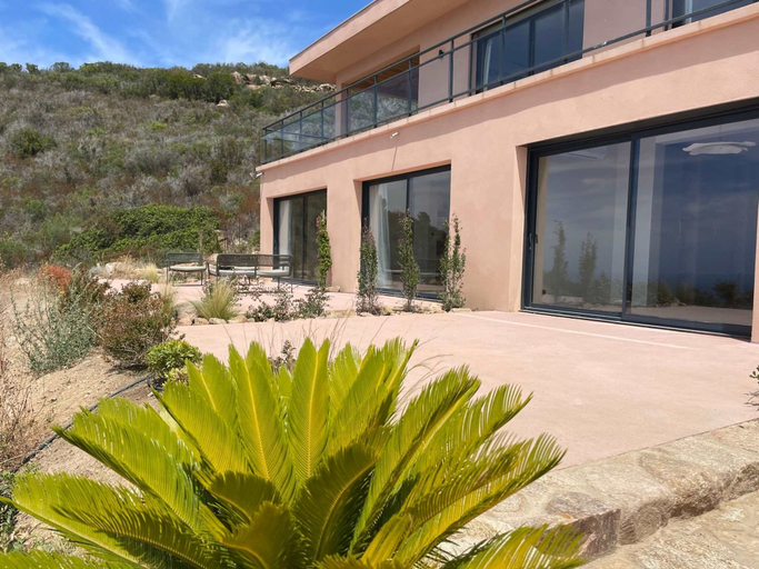 Room 5, Villa in the Maquis Sea View Pool, Corse-du-Sud
