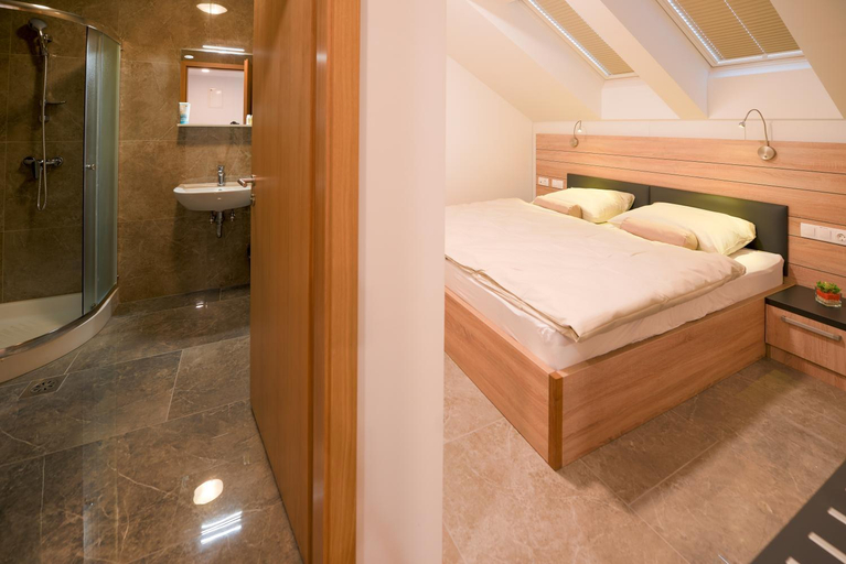 Bedroom 3, HOTEL BARON, Medvode