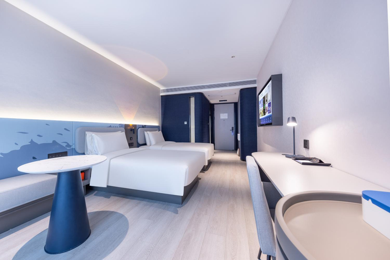 Bedroom 2, Wuhan Hankou Railway Station South Square Light Stay Hotel, Wuhan