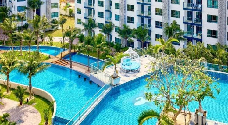 Exterior view 2, Arcadia Beach Resort Condo by maya, Pattaya
